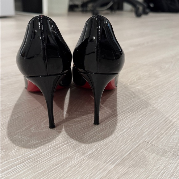 Christian Louboutin patent pointed toe Black Heels - Picture 8 of 8